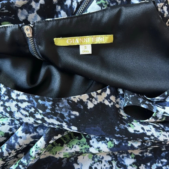 Gianni‎ Bini sheer jumpsuit - Picture 5 of 12